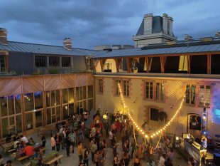 À Rennes (Ille-et-Vilaine), le site désaffecté de l’hôtel Pasteur a été reconverti en école maternelle et espace numérique, ainsi qu’en tiers-lieux aux étages.