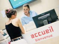 Rester vigilant à l’égalité d’accès aux droits, c’est la règle à Villeurbanne. Malgré le passage au numérique, le citoyen peut toujours être aidé en présentiel.