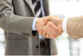 Poignee_de_main_accord_Fotolia_une_juridique