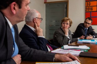 TABLE-RONDE