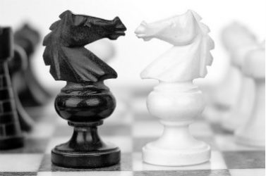 Tension-confrontation-combat-echec-UNE