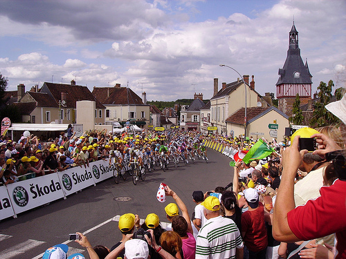 Passage du Tour de France à Saint-Fargeau dans l'Yonne en 2009.